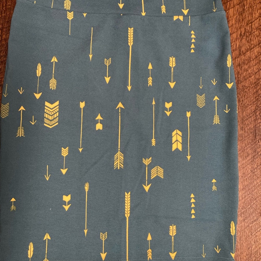 Lularoe 2XL skirt turquoise with yellow arrows - Picture 2 of 4